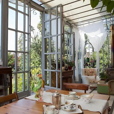 La Pluie De Roses Couette-café Giverny