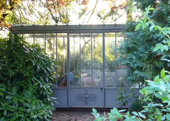 לינה וארוחת בוקר La Pluie De Roses ז'יברני